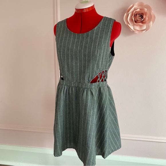 Very J. Grey Striped Dress, 100% Cotton, Mini, Cutouts, Women's US L - Picture 2 of 13